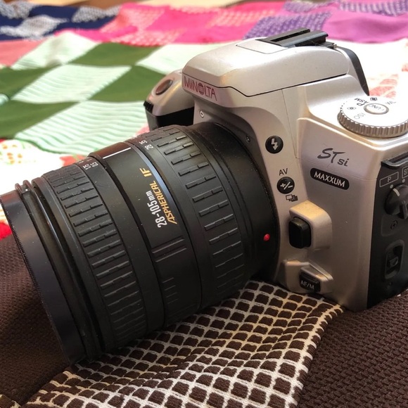 Minolta Maxxum Film Camera - Picture 4 of 4